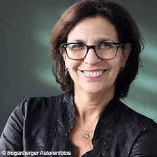 Polly Ho's Instagram, Twitter & Facebook