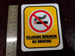 Memasang tanda larangan merokok pada setiap pintu masuk dan lokasi yang mudah diketahui oleh setiap orang di daerah gedung dan memastikan tidak ada yang merokok di kawasan 2. Jual Sign Label Sticker Logo Papan Plat Tanda Dilarang Merokok No Smoking Kota Bandung Alfa Kirani Tokopedia