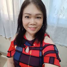 Hebridean Sheep, native to Scotland. Looks like it has been to every heavy  metal concert ever. 🤘