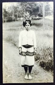 There are nine main ethnolinguistic groups whose domains are in the cordillera mountain range. Vintage 1910 1920 Igorot Poss Bontoc Woman Philippines Rppc 5 Filipina Women Philippines Fashion Filipina