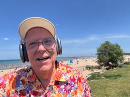 Some scenes of summer Saturday I snapped walking from Kathy Osterman Beach  south to Foster and Montrose beaches. Saturday marked the first full day of  summer—the season having kicked off astronomically with