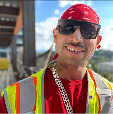 Ray Casares's Instagram, Twitter & Facebook