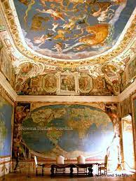 Alla scoperta di un raro gioiello tardo rinascimentale italiano. Persimmon And Yogurt Marsala Dessert And Villa Farnese Of Caprarola Italy Italy Italian Life Castles Interior