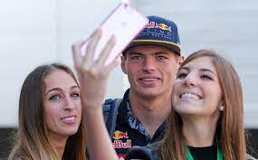 Max verstappen vreest dat hij wellicht nog twee decennia in de formule 1 moet blijven wil hij ooit het record van lewis hamilton kunnen afpakken. Max Verstappen Q A 19 Year Old Red Bull F1 Driver Can T Live Without His Playstation