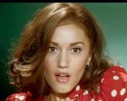 Gwen Stefani As A Brunette With Dark Brown Hair Dark Brown Hair Cool Brown Hair Gwen Stefani Hair