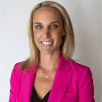 Carolyn Quinlan's Instagram, Twitter & Facebook