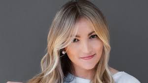 Actress and singer jamie lynn spears would only be interested in reviving her hit series zoey 101 if she had the freedom to tackle more mature storylines jamie lynn spears— the younger sister of britney spears— quickly rose to fame after starring as zoe brooks on the nickelodeon series, before. Throwback Jamie Lynn Spears Bestatigt Zoey 101 Reboot Promiflash De