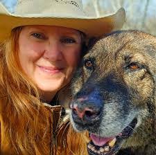 Vicki Laprad's Instagram, Twitter & Facebook