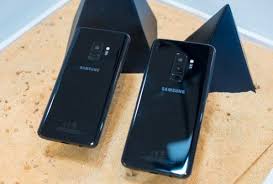 Samsung Ve Lg Yeni Modelleri Icin Carsamba Gunu On Siparis Almaya Basladi Telefon Ureticileri On Siparis Sayilarini Aciklamasa Da S Samsung Telefonlar Ekonomi