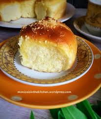Bahan dan cara membuat resep roti sobek ksb ini tidak jauh berbeda dengan roti manis lainnya. Sweet Bread Rolls With Cheese Crumbs And Chocolate Fillings Roti Sobek Coklat Keju Making Memories In Every Dish