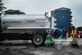 Menurut air selangor, mereka terpaksa memberhentikan loji rawatan air sungai selangor fasa 1, fasa 2, fasa 3, dan rantau panjang akibat pencemaran berkaitan gangguan bekalan, mereka tidak menggariskan secara khusus bilakah ia akan selesai. 28 Kawasan Di Kuala Selangor Alami Gangguan Air 13 Oktober Ini