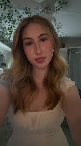 Arianna Shaw's Instagram, Twitter & Facebook