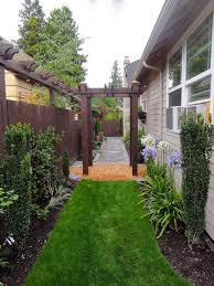 Narrow Side Yard Design Ideas 024 In 2020 Side Yard Landscaping Small Garden Design Garden Layout