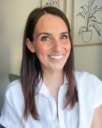 Lori Belknap's Instagram, Twitter & Facebook