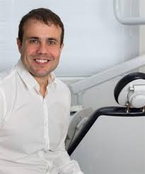 La detención de rodrigo sutter, de renovación nacional, fue grabada por testigos del hecho y se viralizó rápidamente en redes sociales. Dr Rodrigo R Sutter Opinioes Dentista Petropolis Doctoralia