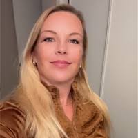 30+ "April April" profiles