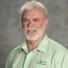 Terry Kestner, ARA, RPRA, hands off the ASFMRA Appraiser of the Year Award  to the exemplary Chris Greenwalt, ARA, RPRA. Congratulations, Chris! And  thanks to Rabo AgriFinance for sponsoring this…