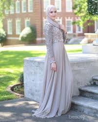 Lihat ide lainnya tentang baju muslim, lebaran, model pakaian. Hijabers Ini Dia 6 Ide Gaya Dress Terbaik Untuk Dinner Romantis Bersama Pasangan