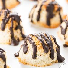Lime, icing sugar, avocadoes, lime slices, mint leaves. 30 Keto Dessert Recipes Best Low Carb Desserts To Eat On Keto