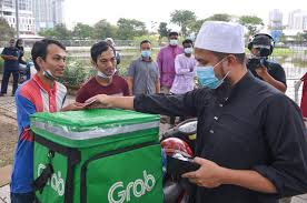 Pemain muda ini adalah aset negara, seharusnya dibantu dan bukannya dibiarkan jauh di sana, katanya. Terbaca Pasal 2 Beradik Sumb1ng Bonceng Tunjuk Arah Hantar Makanan Ustaz Ebit Lew Bergegas Hantar Bantuan The Informasi
