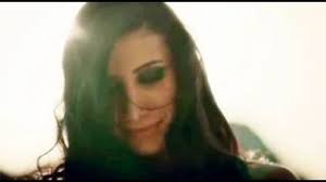 İrem derici ⇽ back to list of artists. Irem Derici Kalbimin Tek Sahibine Tersten Oynat Youtube