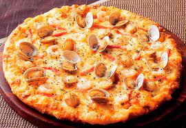It sounds strange to people outside japan, but it is quite good, and it is japanese mayonnaise is used instead of tomato sauce in this recipe. 10 Crazy Pizzas From Japan Soranews24 Japan News