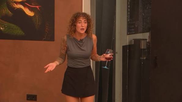 De Bondgenoten: Julia bederft het feestje