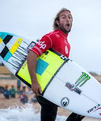 Owen wright channels surfing legend duke kahanamoku to make olympic history. Owen Wright Heading Into His Heat Mocheripcurlpro Surfing Photography Surf Competition Surfing