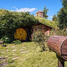Homestay is located in 2 km from the services and infrastructure of green magic home. Build This Magical Hobbit House In Only Three Days