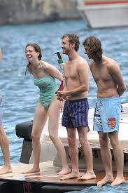 On vacation in Italy - Anne Hathaway Photo (23967744) - Fanpop