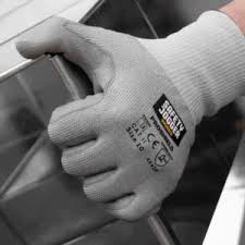 Gloves sizes come in half and whole numbers, between 7 and 11½ for men and 6 and 8½ for women. Glove Sizes Measuring Guide Measure Your Hands For Safety Gloves