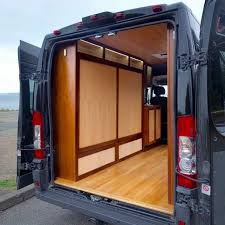 Fourgon Amenage Campervan Lit Escamotable Camper Interieur Camper Camperbusjes