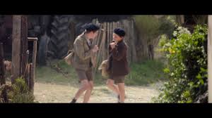 Benoît guichard et christian duguay avec la collaboration de laurent zeitoun d'après l'ouvrage un sac de billes (1973) de joseph joffo et un scénario de alexandra geismar et. Un Sac De Billes Bande Annonce Youtube