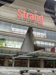 The strand mall, has a pleasant ambience with a boulevard for alfresco cafes, restaurants and integrated with the mall, is the encorp strand residences; Strand Mall Damansara