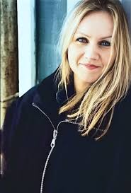 Une artiste extraordinaire dans l'âme avec un contrôle vocale exceptionnel  une voix d'ange et avec une grande humilité la meilleure pour moi !