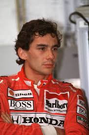 La williams che si schianta contro il muretto sul circuito di imola, al gp di san marino #accaddeoggi: 25 Anni Senza Ayrton Senna