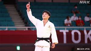 May 27, 2004 · 東京オリンピックの柔道競技は、軽量級で中谷雄英、中量級で岡野功、さらに重量級では猪熊功がそれぞれ金メダルを獲得していた。そして最終日、日本中の眼は無差別の決勝戦に注がれていた。 Xsj9 Fyfv Joom