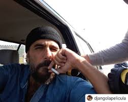 Django tirando su puchungo antes de la toma. Sigan a @djangolapelicula para  novedades. #djangoenelnombredelhijo @lasogaproduccionespe