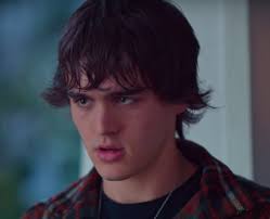 Know more about charlie gillespie's bio, wiki, height, net worth, girlfriend. Charlie Gillespie 9 Facts About The Julie And The Phantoms Actor You Need To Know Popbuzz
