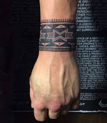 Erkek Bilek Dovmeleri Wrist Tattoos For Men 12 Amerikan Dovmeleri Bilek Dovmeleri Polinezya Dovmeleri