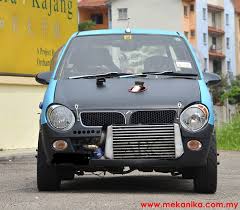 Ia mempunyai 4 pintu dengan keluasan 5 tempat duduk. Kancil Turbo Paling Laju Atas Trek Kaki Kereta