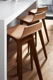 epingle par randal black sur kitchen chaise haute cuisine meubles de patio palette mobilier maison