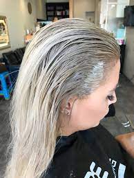 Rinse Off Bleach And Apply 10 1b Extra Light Cold Ash Blonde Cold Pigments Neutralize Any Remaining Yellow Light Ash Blonde Hair Brassy Hair Ash Blonde Hair