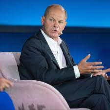 In the morning in bed, of course. Olaf Scholz Wettert Nach Sexistischer Frage Nach Seiner Frau Politik