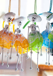Dia De Los Muertos Decorations Mami Talks Day Of The Dead Party Crafts Halloween Crafts