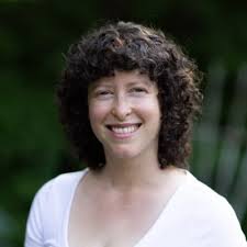 How to use consistency and storytelling in editing business