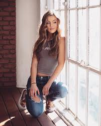 Isabella Alexander Fans Added 2 Isabella Alexander Fans Facebook