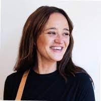 Lindsay Dray's Instagram, Twitter & Facebook