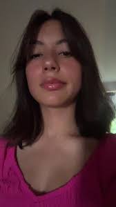 Deanna Hubbard's Instagram, Twitter & Facebook