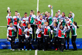 En los setenta, el equipo adquirió mucha popularidad ya que méxico finalizó en el tercer lugar en el campeonato mundial femenil de fútbol, un torneo no oficial, celebrado en roma, italia.en ese campeonato, se le ganó 9 a 0 a austria; La Seleccion Mexicana Femenil Es Bicampeona En Los Juegos Centroamericanos Y Del Caribe Gq Mexico Y Latinoamerica